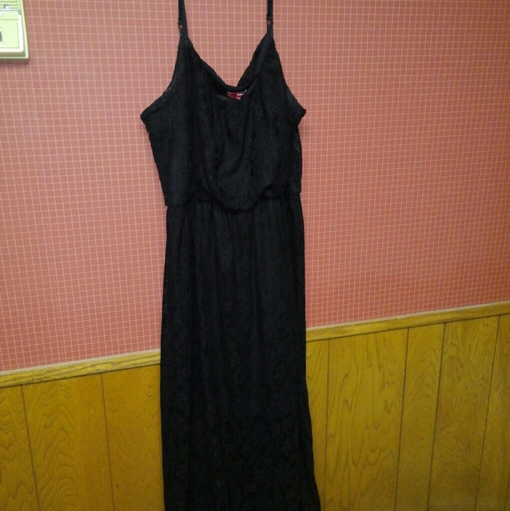Lace maxi dress
